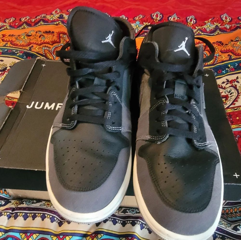 Air Jordan 1 - Picture 4 of 6